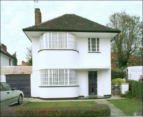 18 Howard Walk